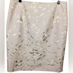 La Femme Gilar Embroidered Floral Light Beige 34in waist 23in in length